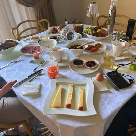 Jasmine Bed & Breakfast 4*