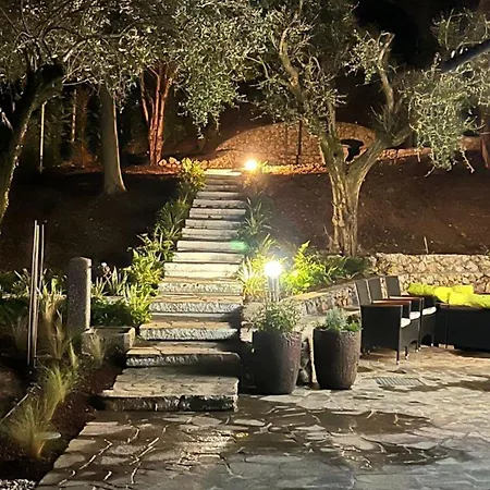 Bed and Breakfast Jasmine 4*